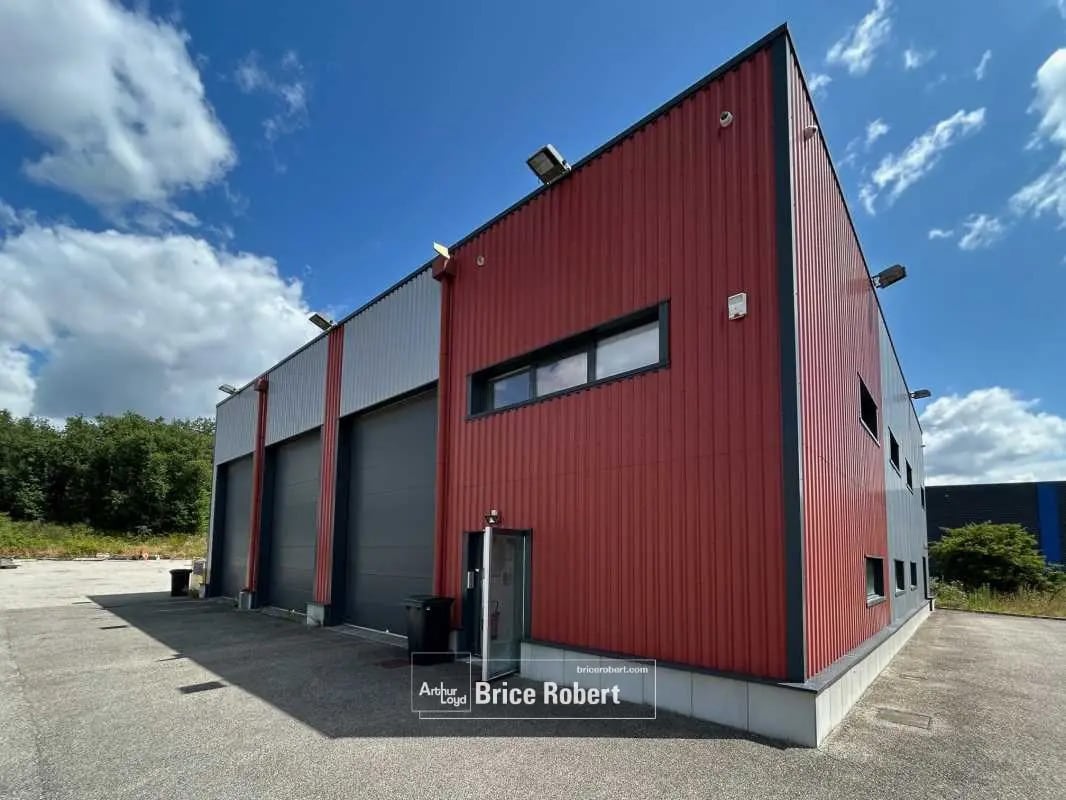 Local d'activités dans Janneyrias à vendre Photo de l’immeuble– Image 1 sur 7