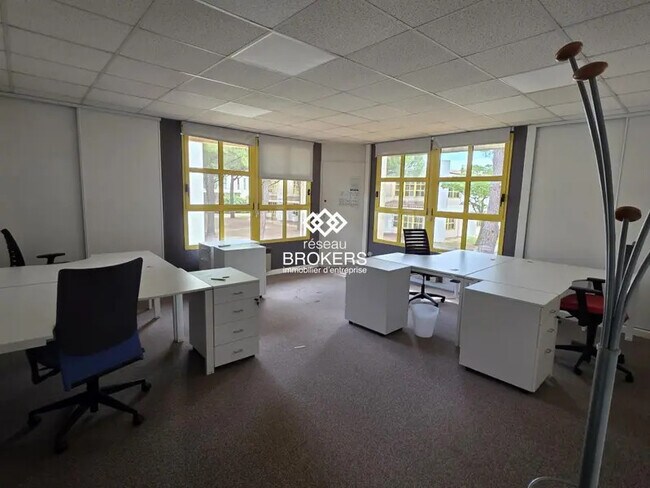 Plus de détails pour Bureau à louer