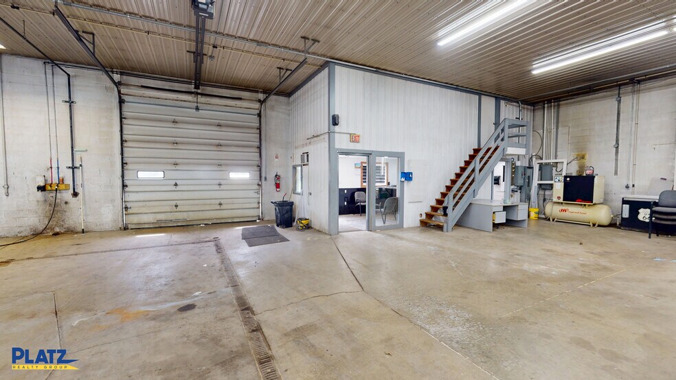 409 E Main St, Andover, OH à louer - Photo de l’immeuble – Image 2 sur 13