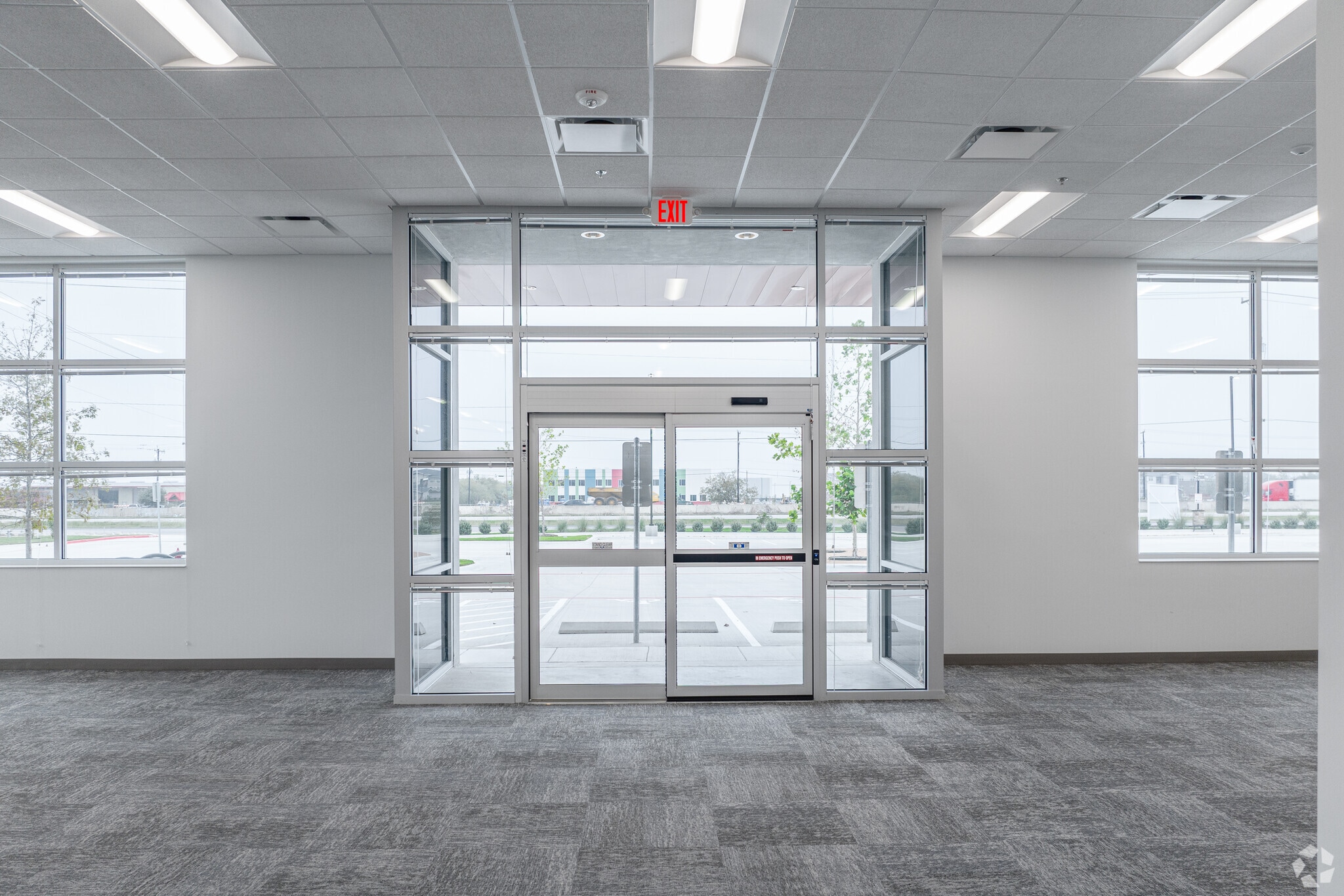 542 SE Loop 410, San Antonio, TX à vendre Photo intérieure– Image 1 sur 22