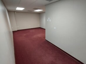 1890 S Main St, Wake Forest, NC à louer Photo intérieure– Image 2 sur 2