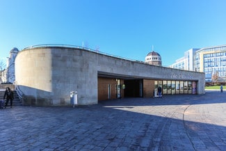 Plus de détails pour 4 Goodwin St, Bradford - Local commercial à louer