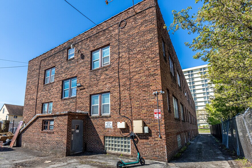 312 Lake Ave, Rochester, NY à vendre - Photo de l’immeuble – Image 3 sur 29