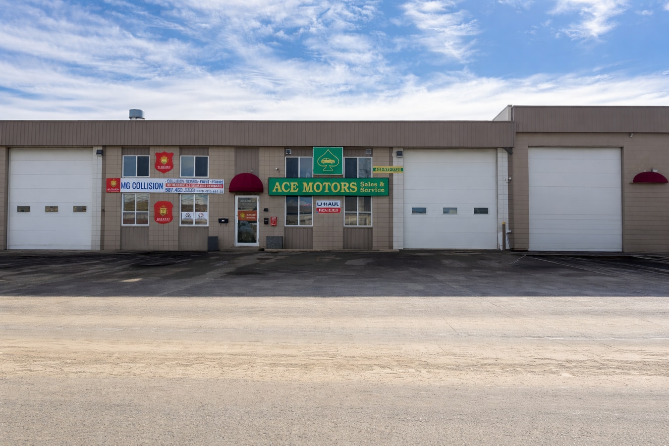 915-935 48 Ave SE, Calgary, AB T2G 2A7 - Lot 933A - - Photo intérieure - Image 1 of 9