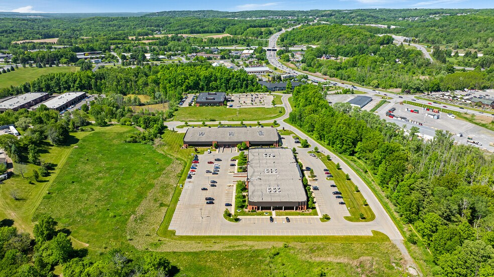 7685 Omnitech Pl, Victor, NY à louer - Photo de l’immeuble – Image 2 sur 5