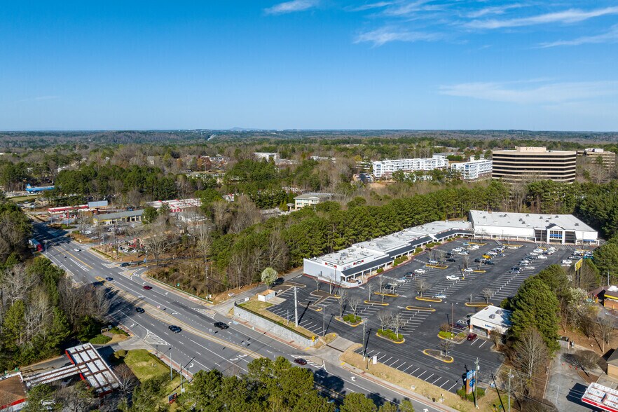 8329-8371 Roswell Rd NE, Atlanta, GA à louer - Aérien – Image 2 sur 13