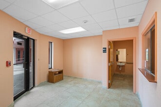 3524 Tamiami Trl, Port Charlotte, FL à louer Photo intérieure– Image 2 sur 16