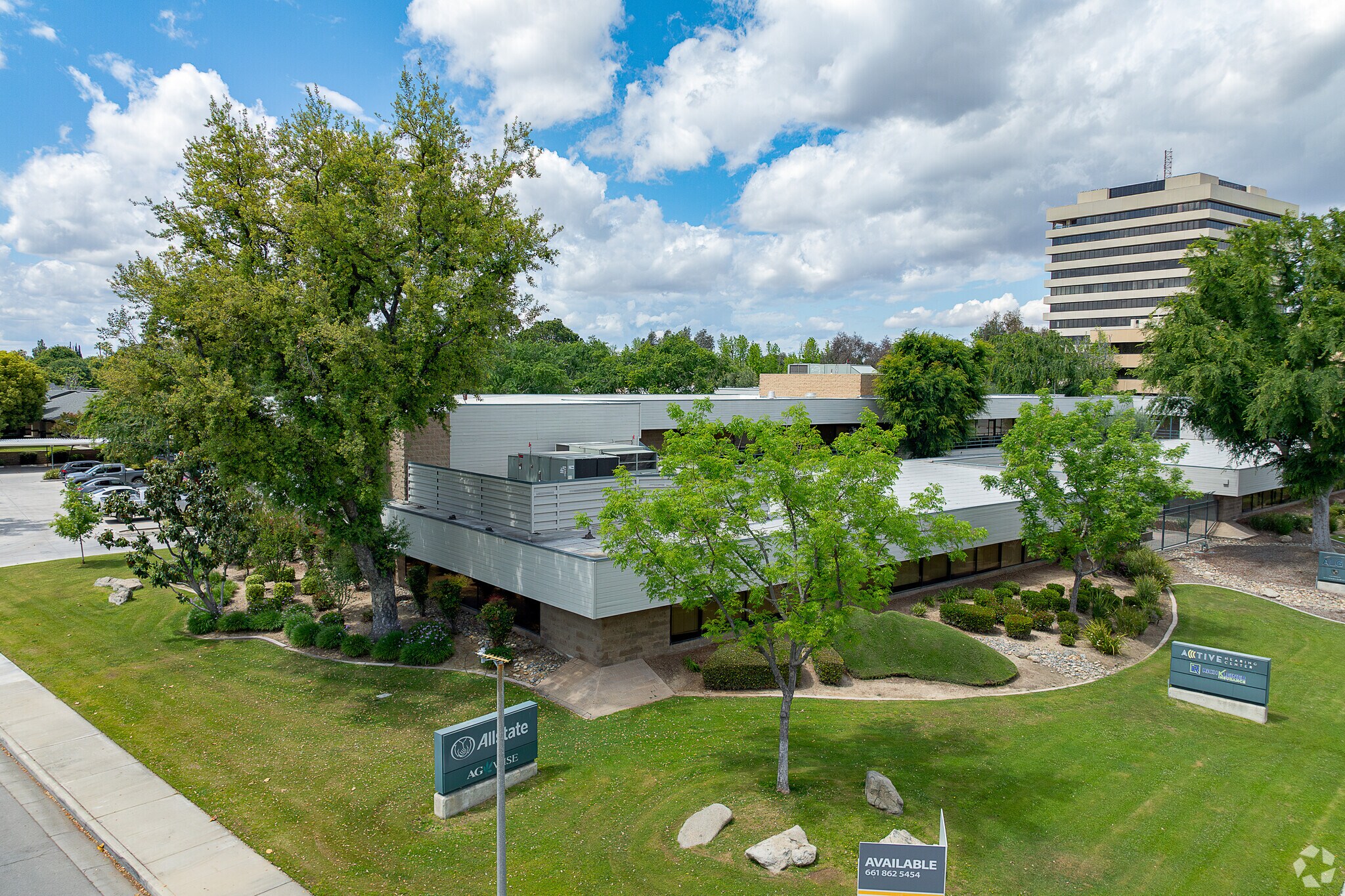 5100 California Ave, Bakersfield, CA à louer Photo principale– Image 1 sur 13