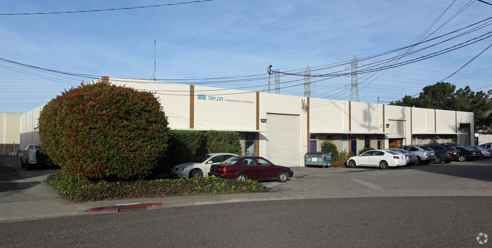 221-229 Harris Ct, South San Francisco, CA à louer - Photo principale – Image 1 sur 2