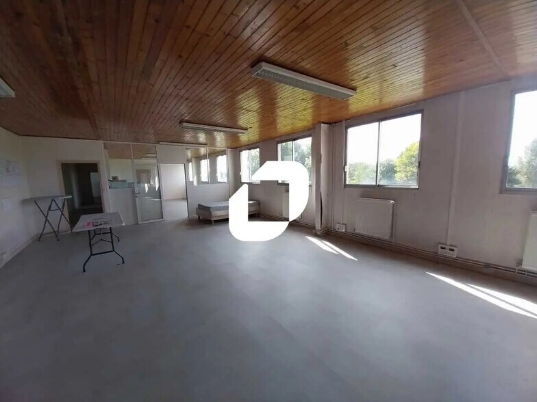 Bureau dans BOISSY-L'AILLERIE à louer - Photo intérieure – Image 2 sur 9