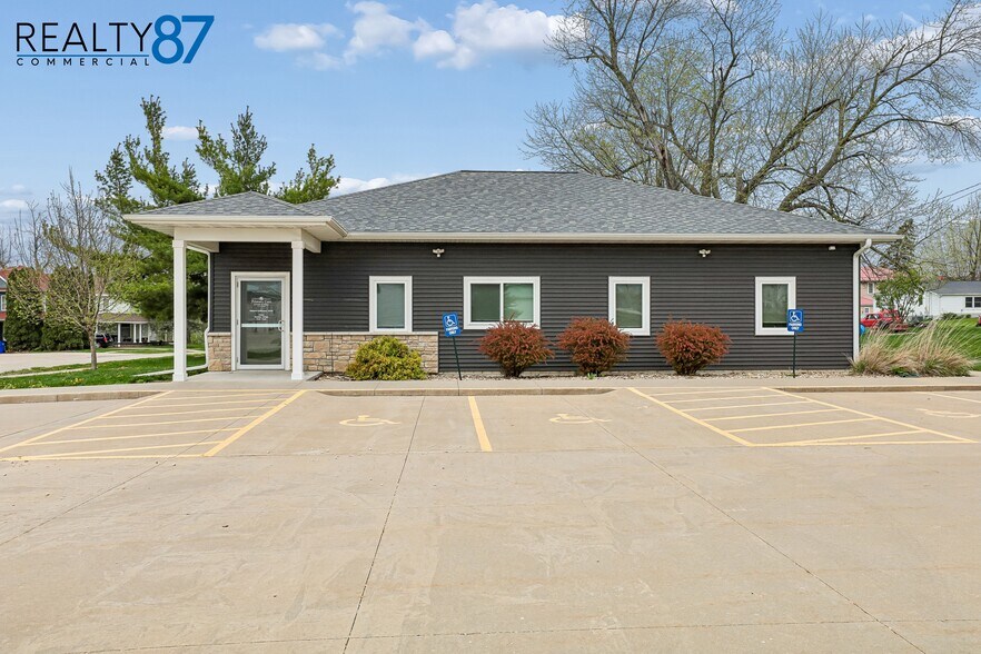131 Main St, Shellsburg, IA à vendre - Photo de l’immeuble – Image 2 sur 24
