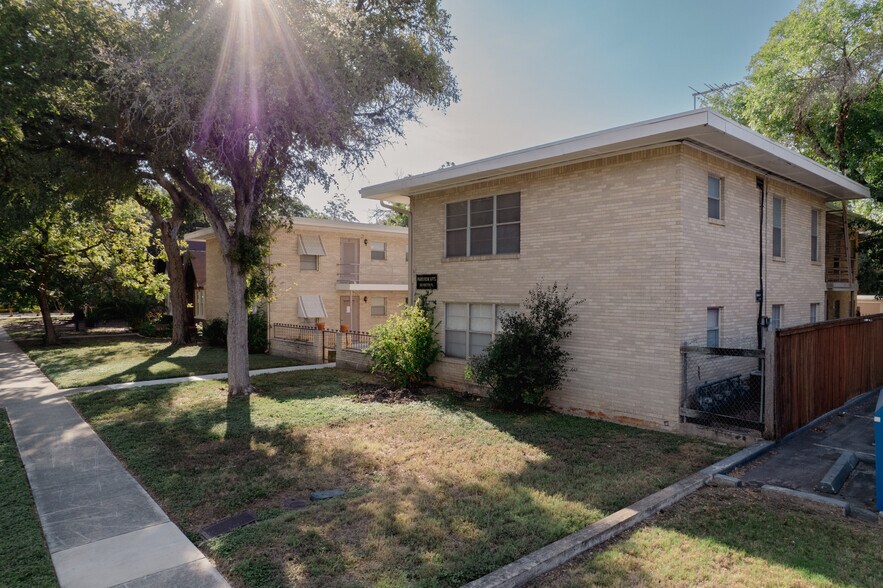 118 Funston Pl, San Antonio, TX à vendre - Photo de l’immeuble – Image 3 sur 31