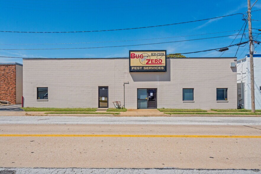 311 N Waverly Ave, Springfield, MO à louer - Photo de l’immeuble – Image 3 sur 63