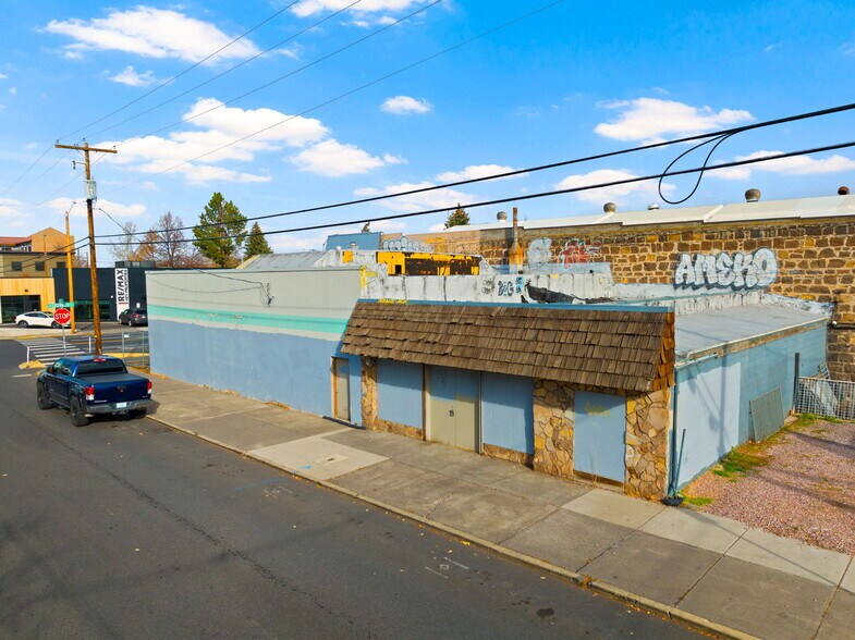 67 NW Greenwood Ave, Bend, OR à vendre - Photo de l’immeuble – Image 3 sur 19