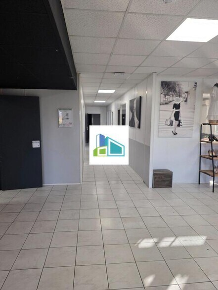 Local d’activités dans Aubagne à louer - Photo intérieure – Image 3 sur 7