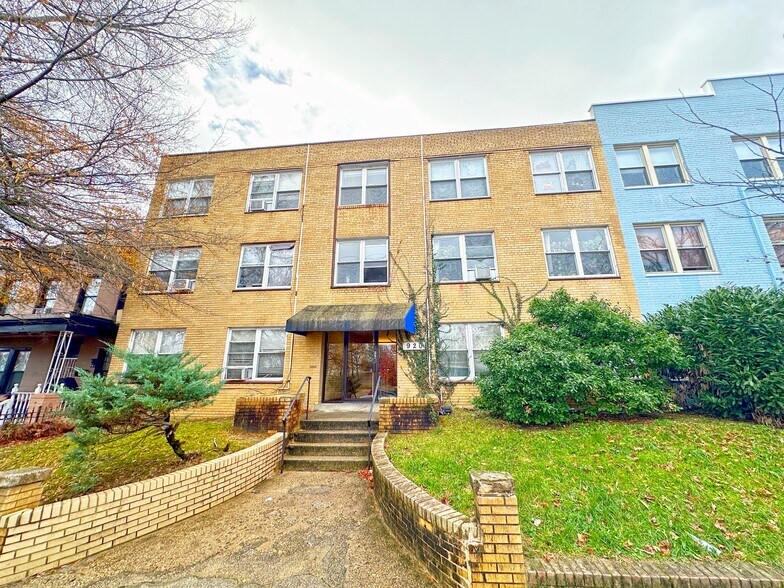 920 Madison St NW, Washington, DC à vendre - Photo de l’immeuble – Image 1 sur 7