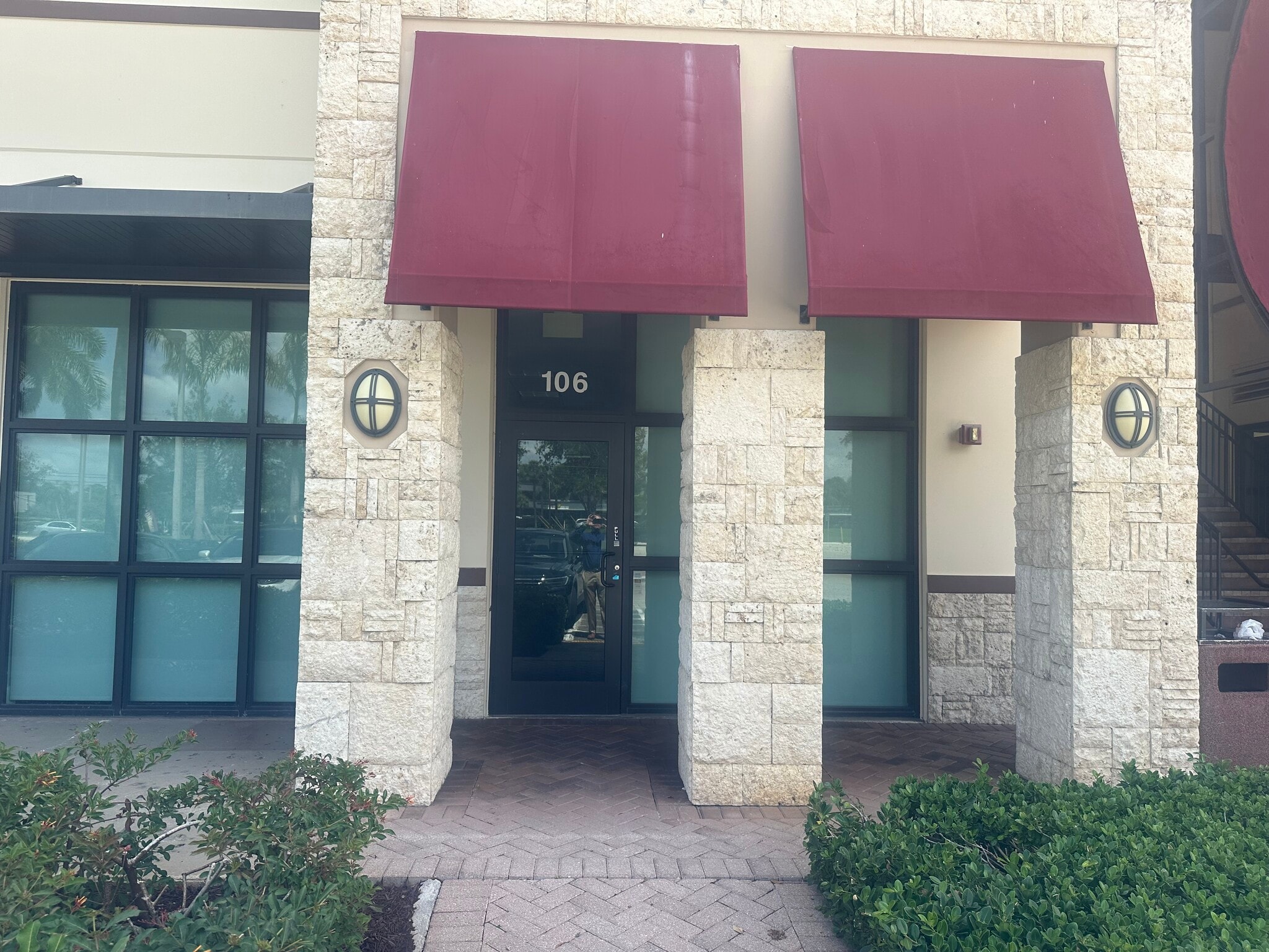 4900 S University Dr, Davie, FL à louer Photo de l’immeuble– Image 1 sur 6