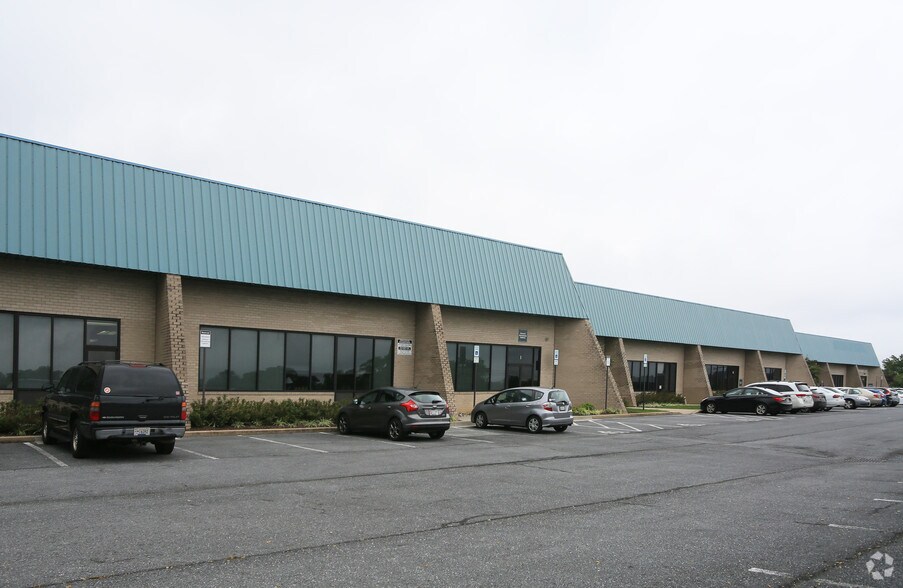 1940-1946 Greenspring Dr, Timonium, MD à louer - Photo de l’immeuble – Image 3 sur 33