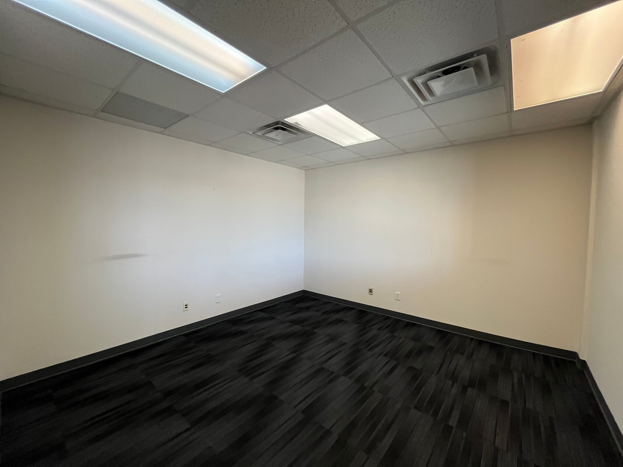 700 Van Dorn St, Lincoln, NE à louer Photo intérieure– Image 1 sur 6
