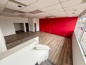 20 Crowfoot Cres NW, Calgary, AB à louer Photo intérieure– Image 2 sur 6