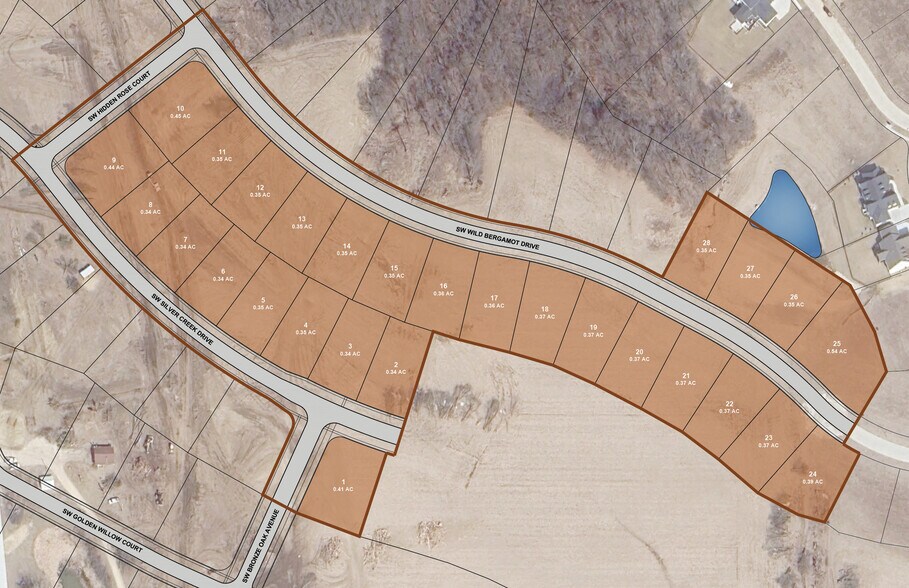 SW Wild Bergamot Drive, West Des Moines, IA à vendre - Photo de l’immeuble – Image 2 sur 2