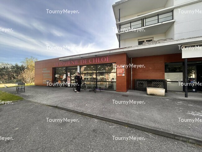 Plus de détails pour 2 Place Jean Mermoz, Eaunes - Local commercial à louer
