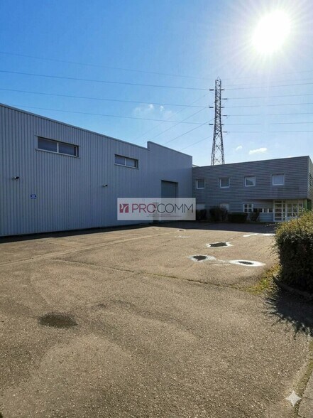 dans Richemont à vendre - Photo de l’immeuble – Image 2 sur 9