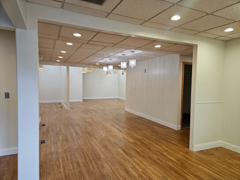 5820 Gratiot Rd, Saginaw, MI à louer - Photo de l’immeuble – Image 2 sur 17