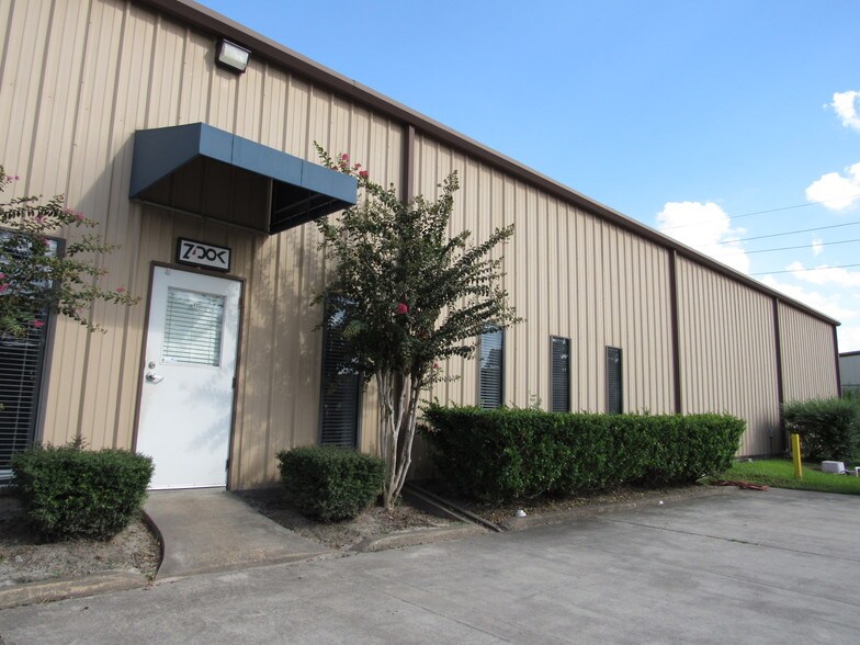 9121 Solon Rd, Houston, TX à louer - Photo de l’immeuble – Image 2 sur 7
