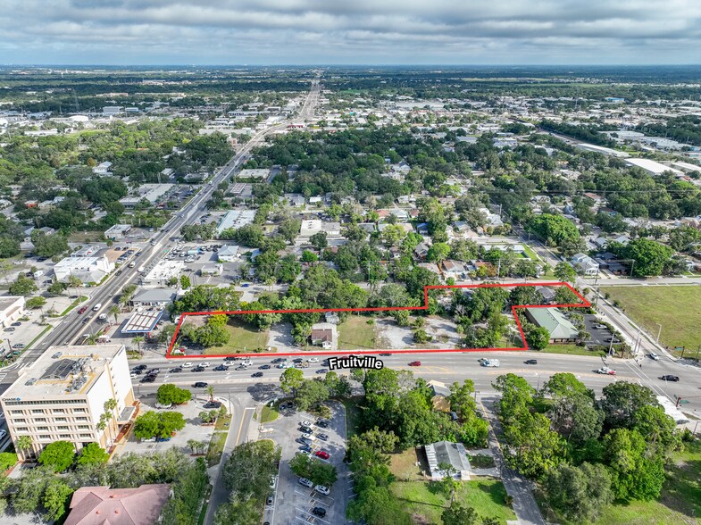 2015-2023 Fruitville Rd, Sarasota, FL à vendre - Photo principale – Image 1 sur 14