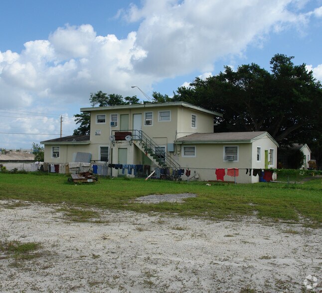 3744 W Hallandale Beach Blvd, Pembroke Park, FL à vendre - Photo principale – Image 1 sur 5