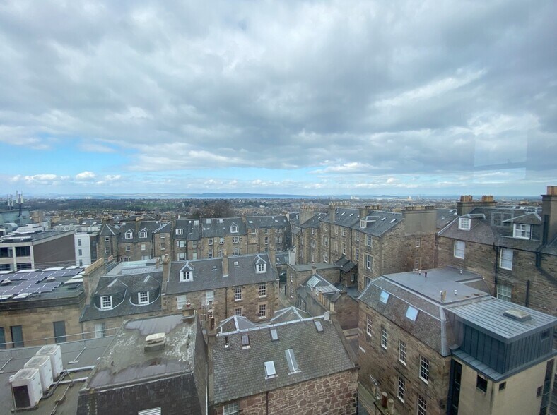 121 George St, Edinburgh à louer - Photo de l’immeuble – Image 2 sur 14