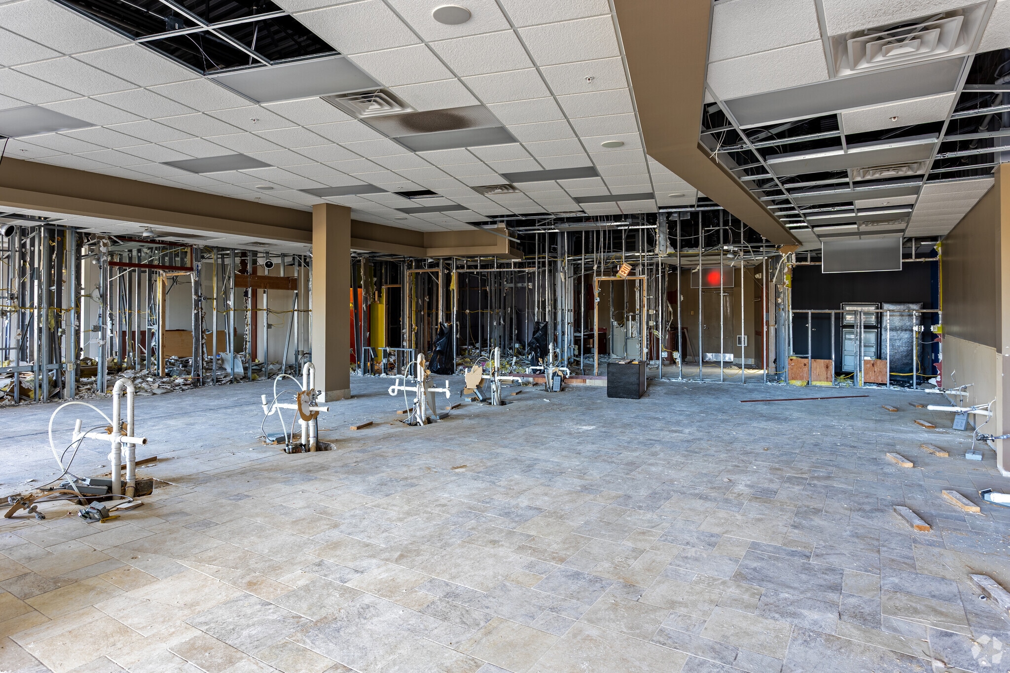 2665 Commerce Dr NW, Rochester, MN à louer Photo intérieure– Image 1 sur 5