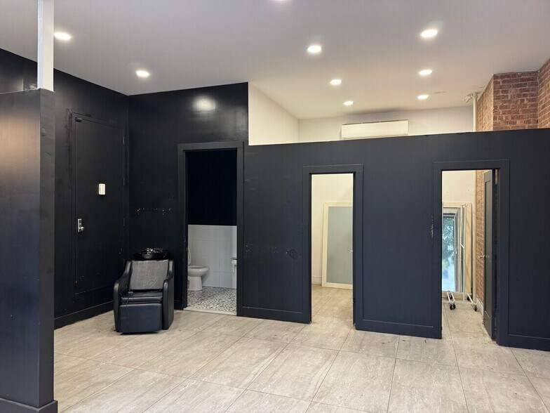 152 Patchen Ave, Brooklyn, NY à louer - Photo de l’immeuble – Image 3 sur 7