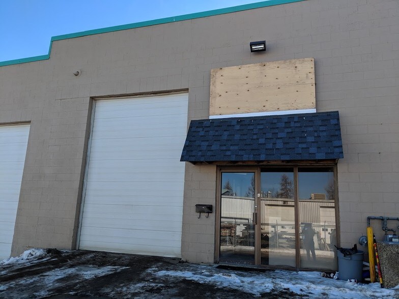 235 MacKay Cres, Wood Buffalo, AB à louer - Photo de l’immeuble – Image 2 sur 7