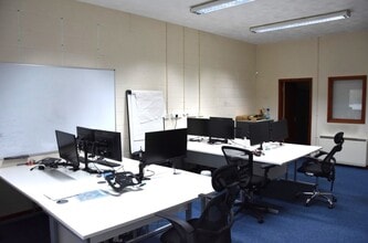 Bureau dans 2 Woodburn Terrace, Newcastle Emlyn à louer Photo intérieure– Image 2 sur 12