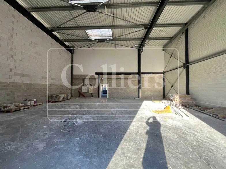 Bureau dans Venelles à louer - Photo intérieure – Image 3 sur 7