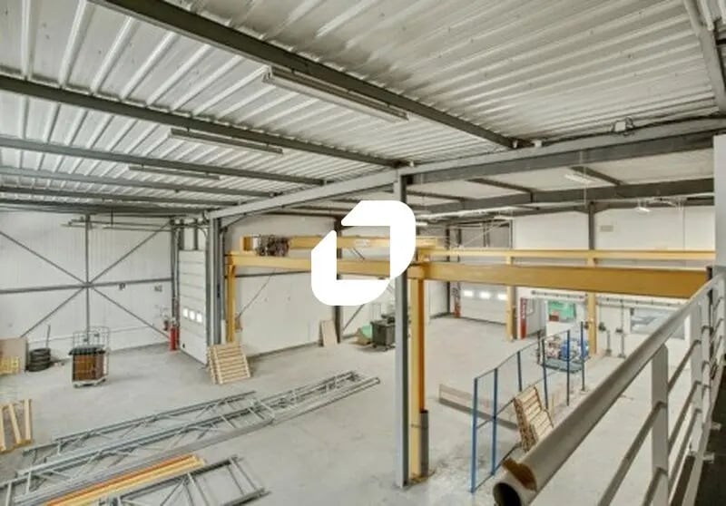 Local d'activités dans Voisins-le-Bretonneux à vendre Photo intérieure– Image 1 sur 11