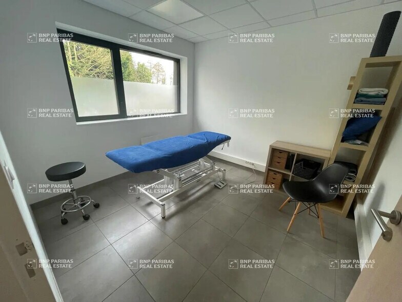 Local d'activités dans La Mézière à vendre - Photo intérieure – Image 2 sur 10