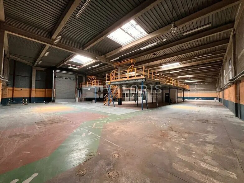 Industriel/Logistique dans Vitrolles à louer - Photo de l’immeuble – Image 3 sur 10