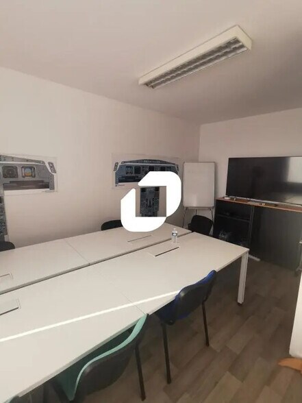 Bureau dans Noisy-le-Grand à vendre - Photo de l’immeuble – Image 2 sur 6