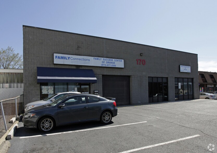 170 Scotland Rd, Orange, NJ à louer - Photo de l’immeuble – Image 3 sur 11