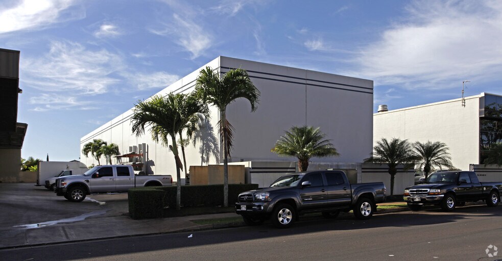 94-344 Ukee St, Waipahu, HI à louer - Photo de l’immeuble – Image 2 sur 5