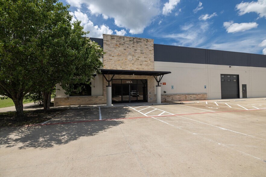 190 N Bagdad Rd, Leander, TX à louer - Photo de l’immeuble – Image 2 sur 39