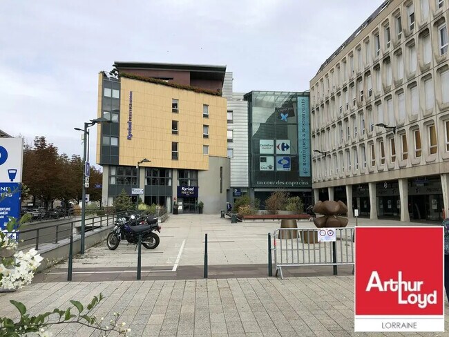 Plus de détails pour Local commercial à louer