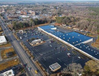 Plus de détails pour 721-729 N Brightleaf Blvd, Smithfield, NC - Local commercial à louer