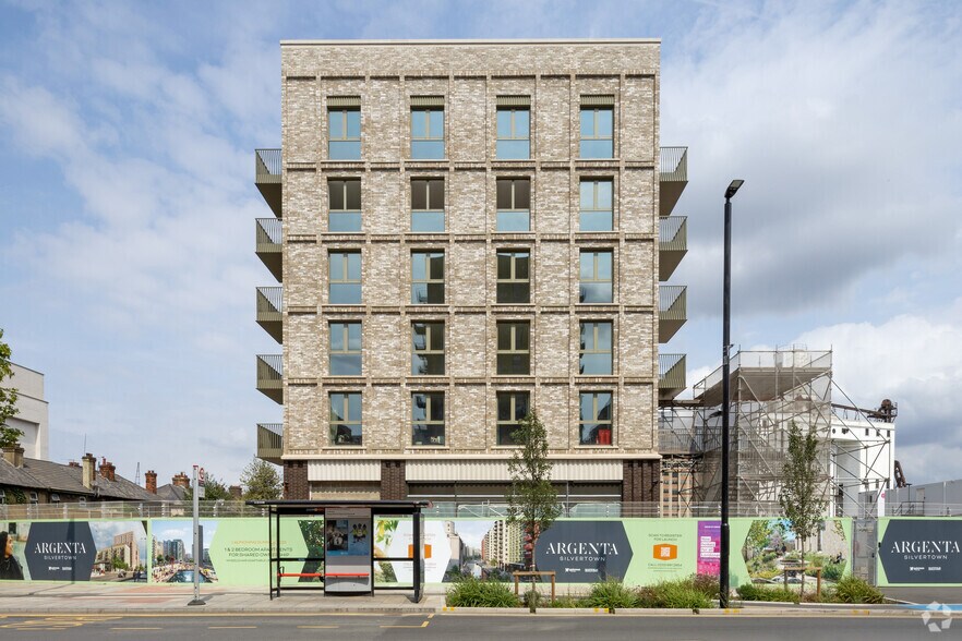 23 Rayleigh Rd, Londres à louer - Photo principale – Image 1 sur 2