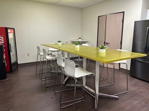 817 Greenview Dr, Grand Prairie, TX à louer Photo intérieure– Image 2 sur 8