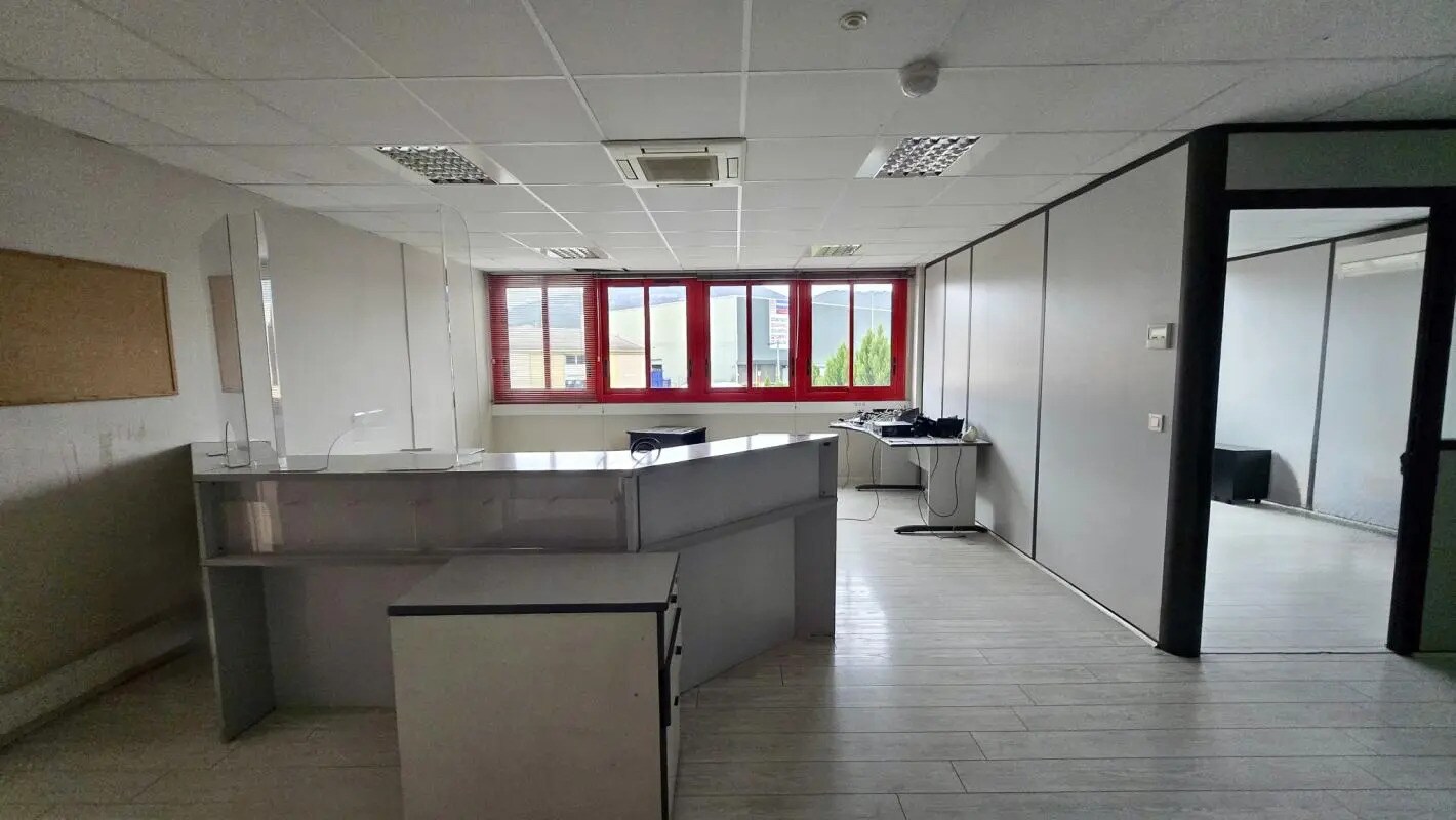 Local d’activités dans La Farlède à louer Photo intérieure– Image 1 sur 5