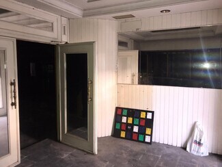 Plus de détails pour Local commercial à vendre